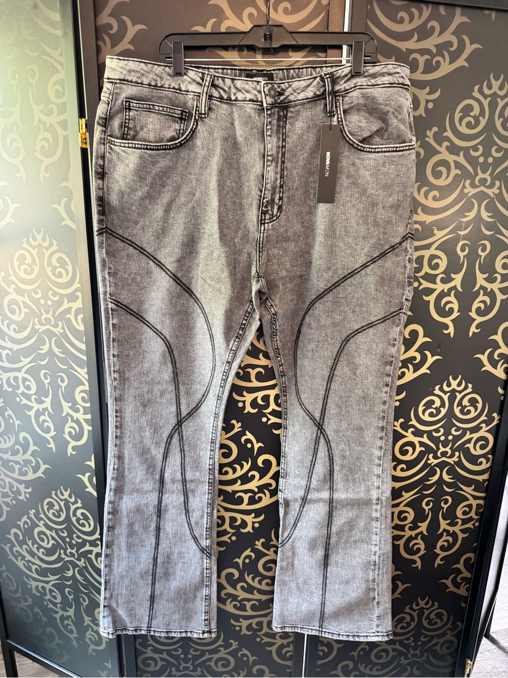 Fashion Nova Men's Grey Washed Straight Jeans with Curved Stitching